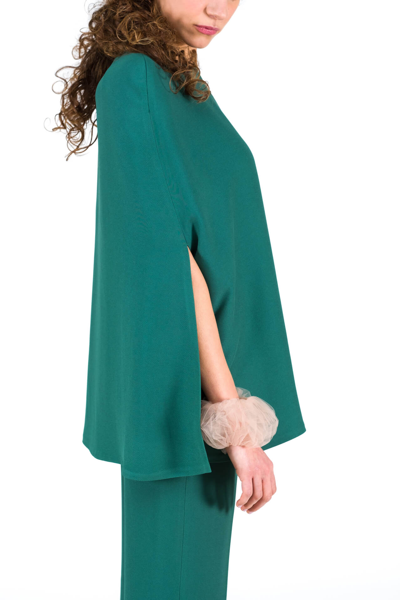 Completo pantalone e mantella verde - immagine 3