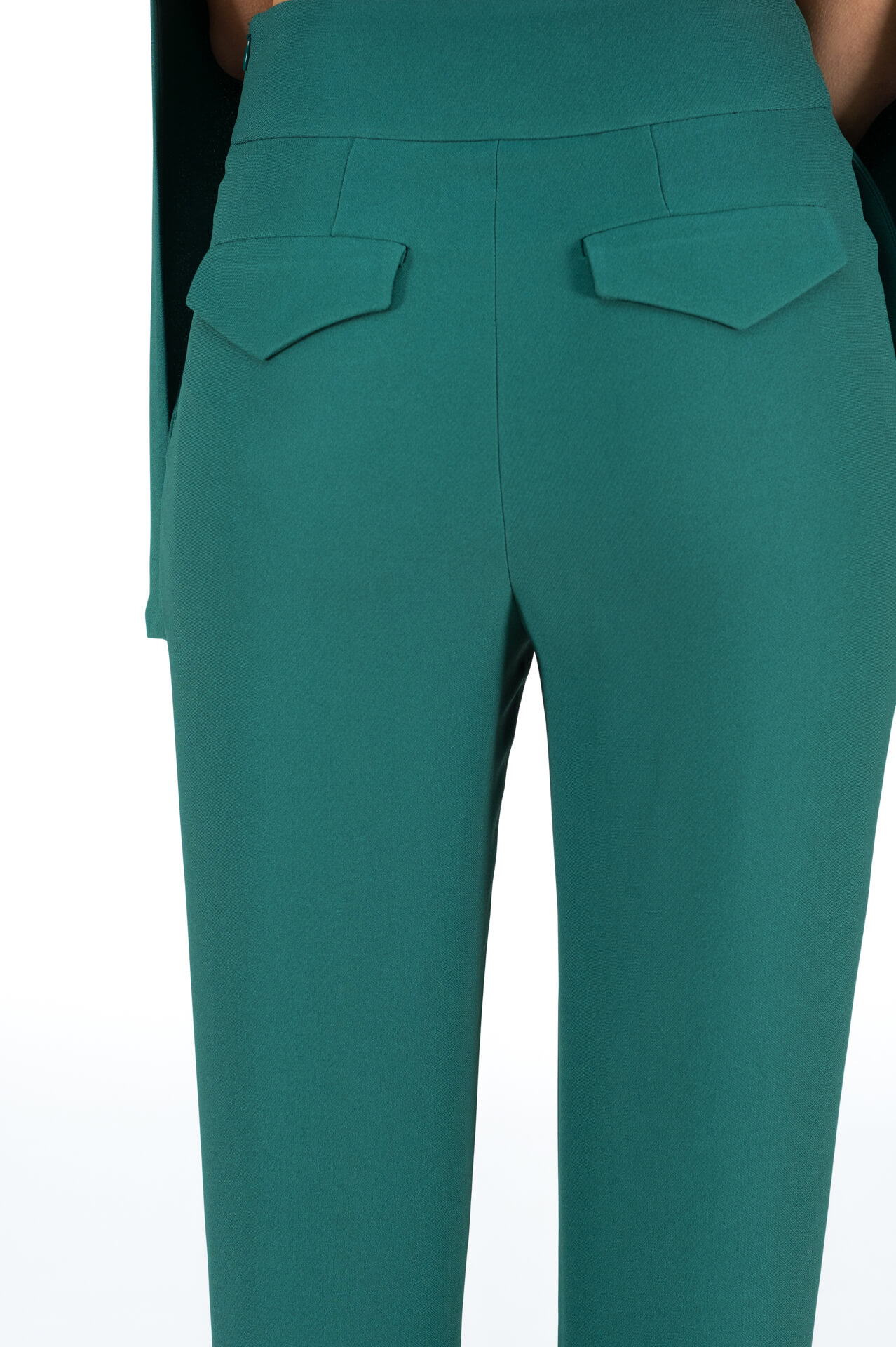 dettaglio-pantalone-verde-retro