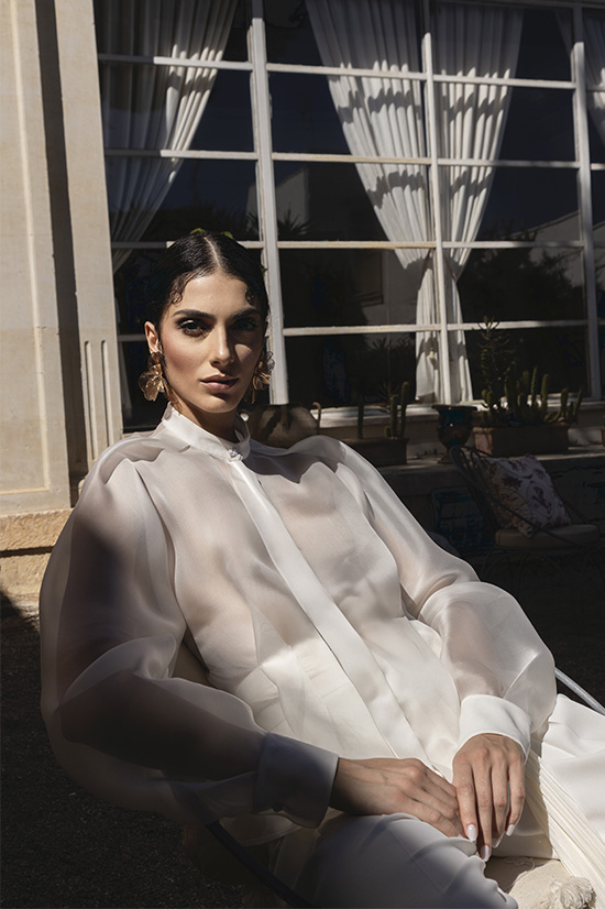 Camicia kimono in seta con abbottonatura nascosta