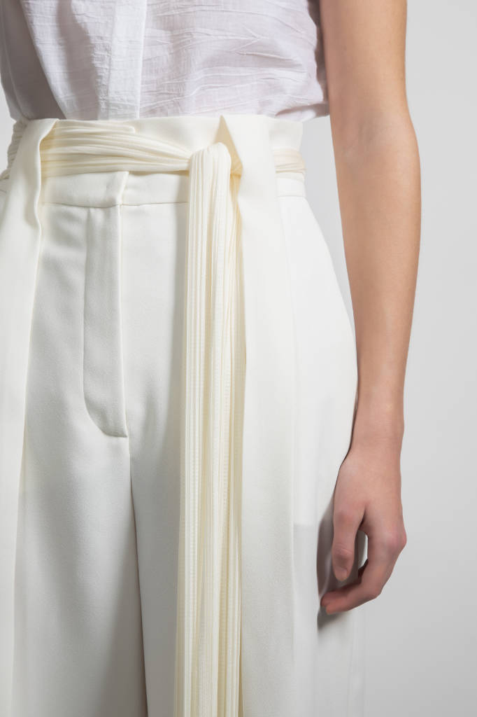 accessorio minimal-e-colori-neutri-macram&egrave;-italia